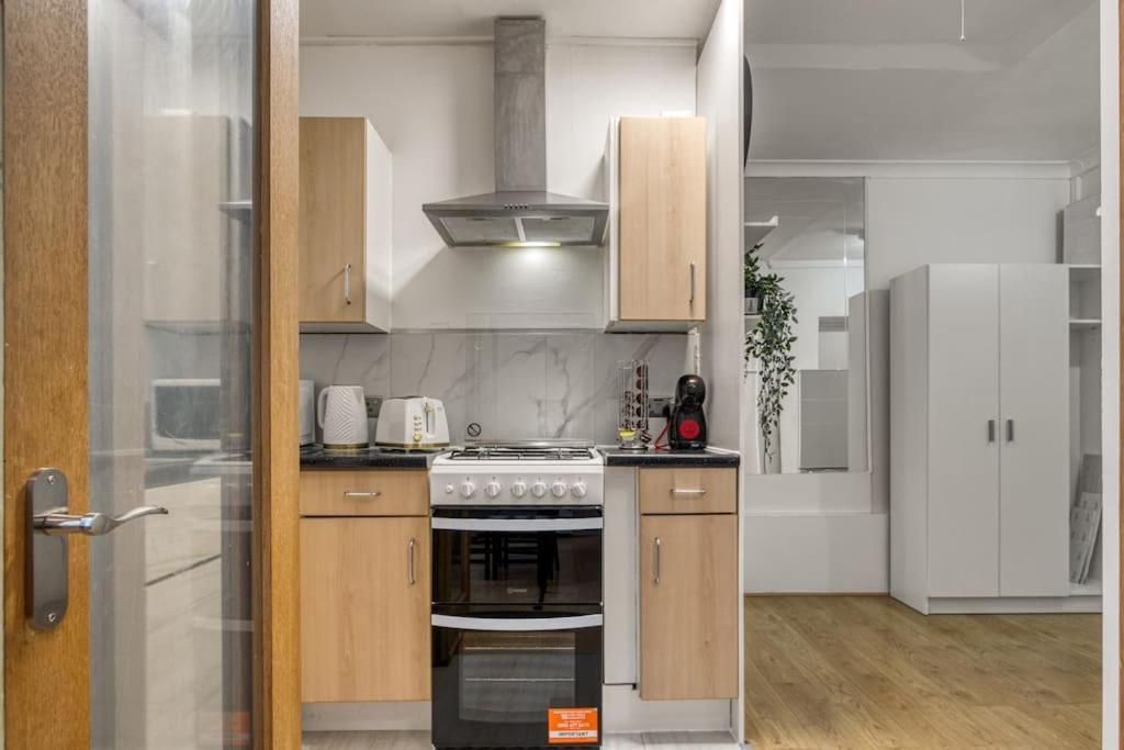 Cosy 2Br Retreat Near Paddington Station Apartman London Kültér fotó